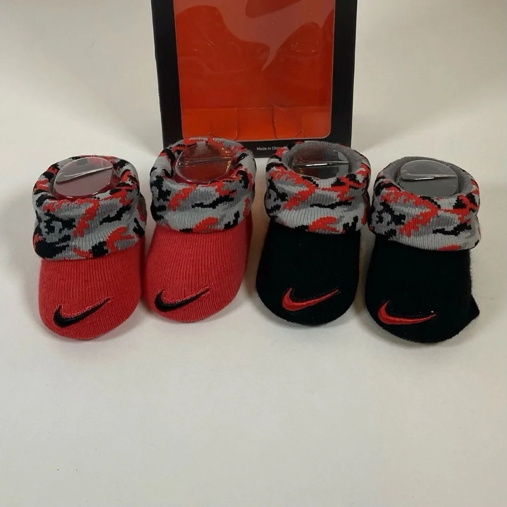 Nike Baby 2 Pk Black Red Ankle Cotton Swoosh Camouflage Booties Set Sz 0-6 MO